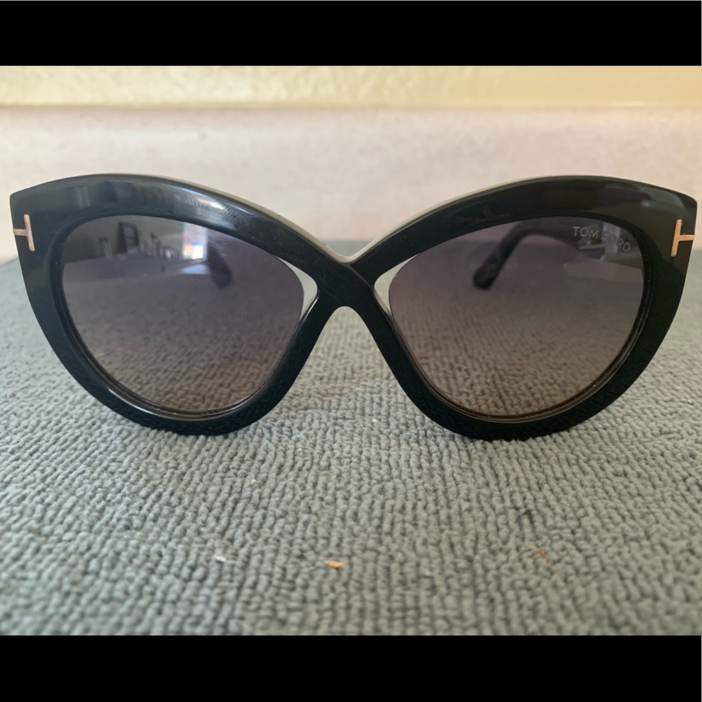 AUTHENTIC Tom ford sunglasses